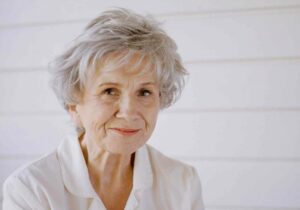 Canadian writer and Nobel prize winner Alice Munro passes away